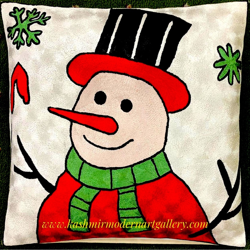 Handmade cushion cover in silk thread